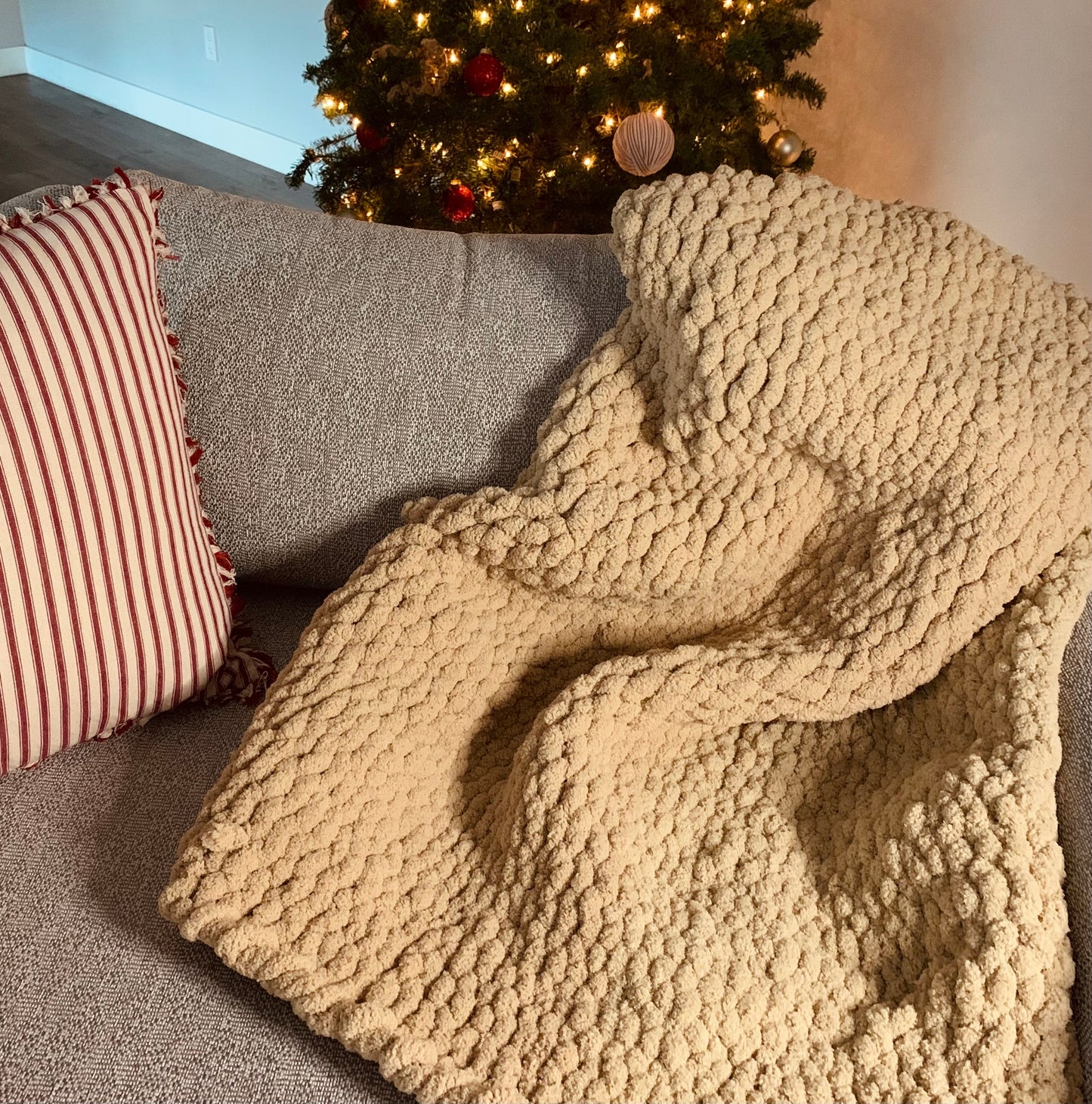 Large Chunky Knit Blankets